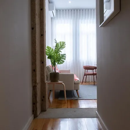 Essence By Minhos Guest