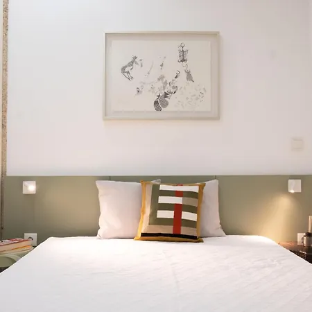 Essence By Minhos Guest