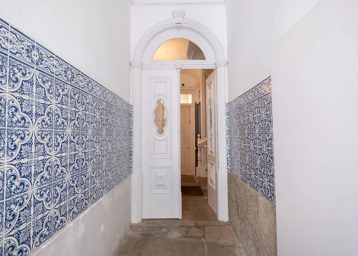 Essence By Minhos Guest