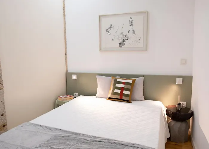 Essence By Minhos Guest *